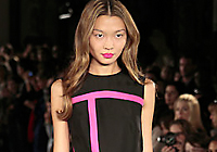 MARTIN GRANT – PARIS S/S 2011 FASHION SHOW