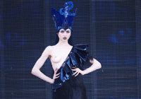 CHARLIE LE MINDU - PARIS S/S 2012 FASHION SHOW + BACKSTAGE BEAUTY
